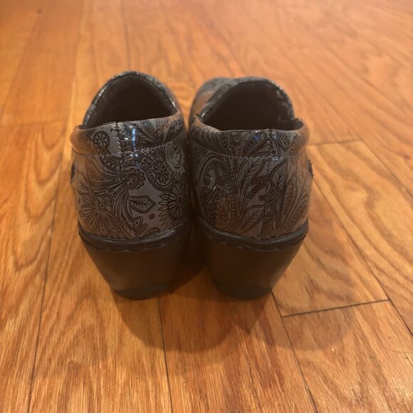 Nurse Mates Bryar Dark Gray & Black Paisley Patent Clogs Shoes Womens Sz 9M - Picture 7 of 10